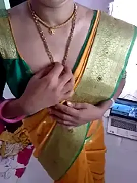 Stripchat Adult Webcam of Komal_Bhabhi4u