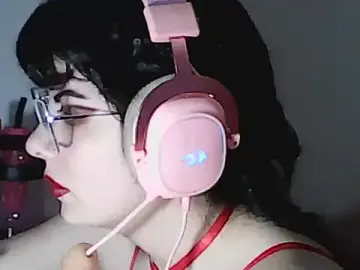 Stripchat Free Live Porn of Owly_bloom