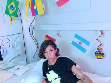 Stripchat Adult Video Chat of ZoeyPetit