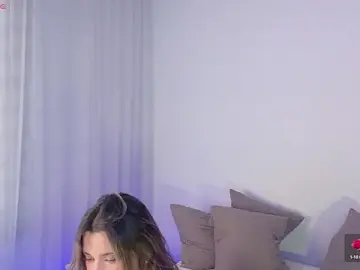 Stripchat Live Sex Cam of KylieVennet