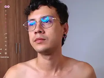 Stripchat Live Sex Cam of LeaneSeb