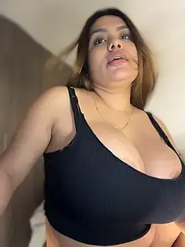 Stripchat Live Sex Cam of valeria2019hot