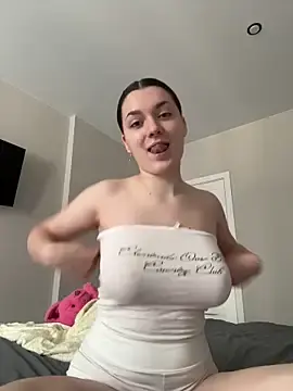 Stripchat Adult Webcams of RoadToYourDream