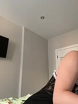 Stripchat Sex Cam of RoadToYourDream