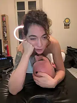 Stripchat Watch Live Sex Cams of strawberry_queen2