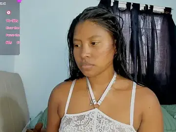 Stripchat Sex Chat of lunahot__07