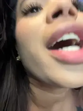 Stripchat Free Porn Cam of EmmaExoticaXXX