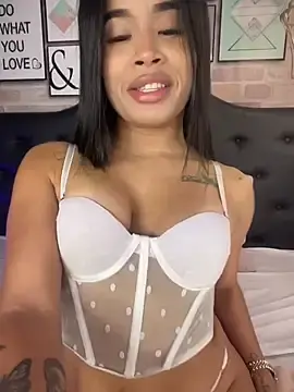 Stripchat Live Sex of EmmaExoticaXXX