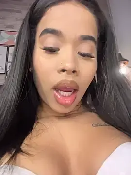 Stripchat Nude Webcam of EmmaExoticaXXX