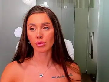 Stripchat Watch Live Sex Cams of Anya-Ray