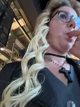 Stripchat Live Sex Cam of LisaMurr