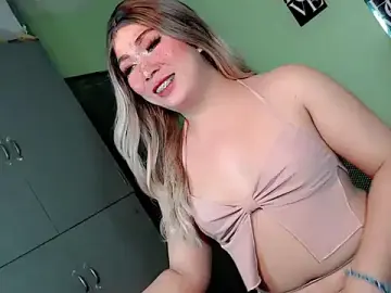Stripchat Free Porn Cam of your_hottest_kim