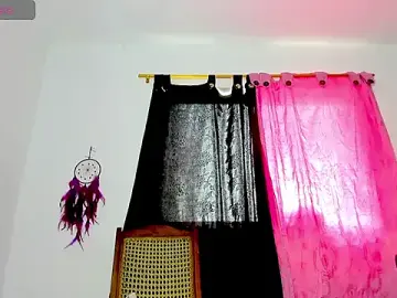 Stripchat Sex Cam of MANDY_BIG_BOOT