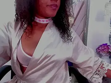 Stripchat Nude Webcam of mia_rouxx1