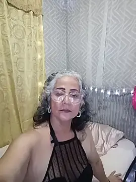 Stripchat Live Porn of ReinaMadura