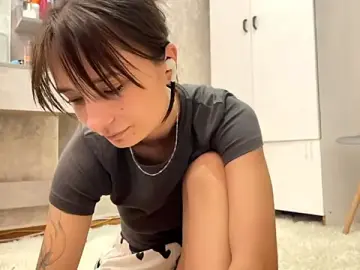 Stripchat Sex Cam of SharylGarret
