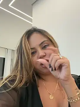 Stripchat Live Sex Cam of lariic