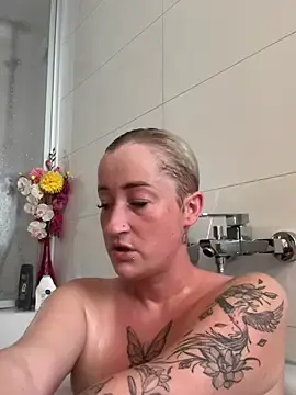 Stripchat Adult Webcam of Bigboobiegirl90