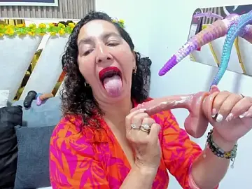 Stripchat Free Live Porn of Luna_Naughty1