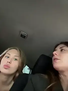 Stripchat Live Sex Cam of MariiD