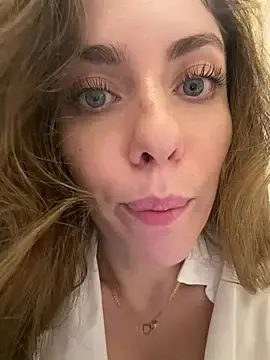 Stripchat Live Sex Cam of MariiD