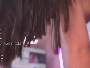 Stripchat Best live sex cam show of nicdani_1