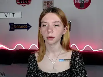Stripchat Best live sex cam show of CarolInWonderland