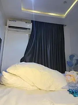 Stripchat Live Porn of Honeybeespecial