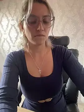 Stripchat Free Live Porn of Isabella_varella-