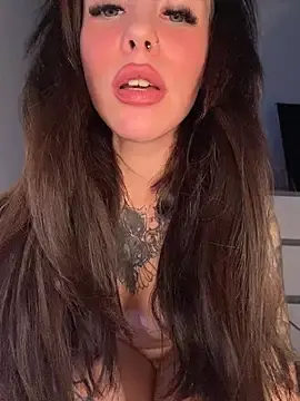 Stripchat Watch Live Sex Cams of Kittiv_