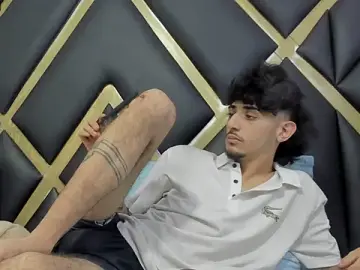 Stripchat Live Sex of SKINNY_BOSS