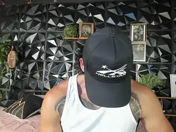 Stripchat Live Sex of elliot_colton