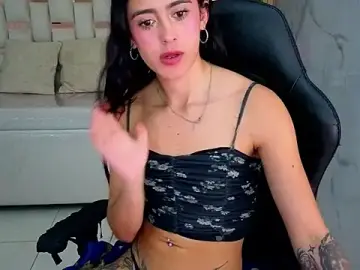 Stripchat Sex Cam of honey_torres_sub