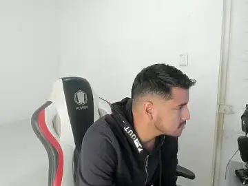 Stripchat Free Porn Cam of kylian_07