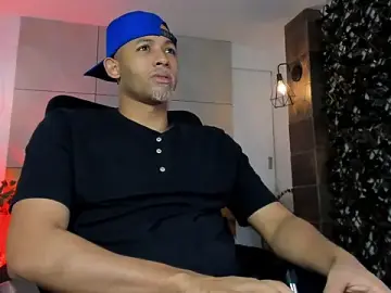 Stripchat Live Sex Cam of B_Wild