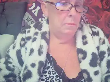 Stripchat Nude Webcam of Playful_MILF_Demi