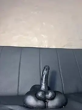 Stripchat Free Live Porn of Isa__Blanc