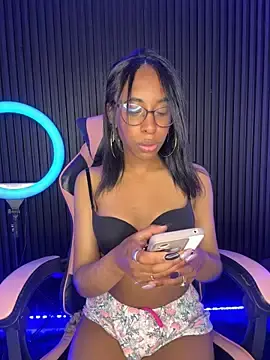 Stripchat Live Sex Cam of Thalia-fire