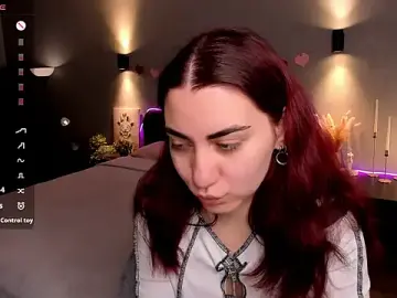 Stripchat Best live sex cam show of hannacheekss_