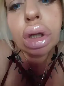 Stripchat Best Webcam of MiaMooly