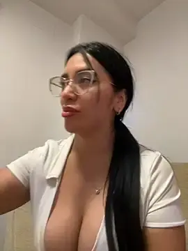 Stripchat Free Live Porn of Tamara_jaay