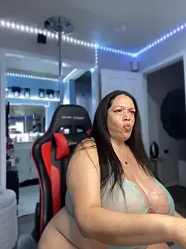 Stripchat Live Porn of curvyfunlover