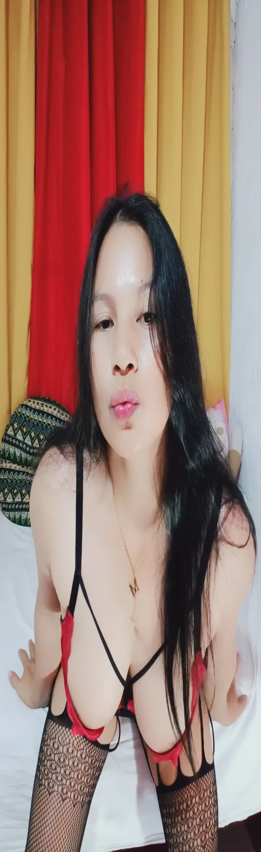 nesianhottits