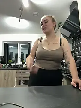 Stripchat Free Live Porn of BaddieRiRi224