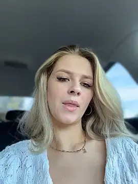 Stripchat Best Webcam of Love_Bri