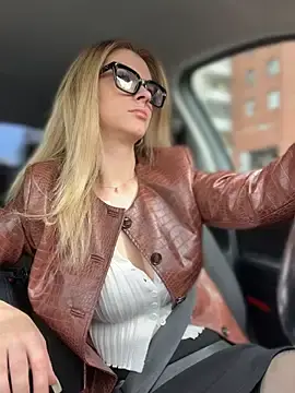 Stripchat Best Webcam of Love_Bri