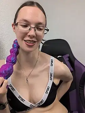 Stripchat Adult Video Chat of MrsCrazy18