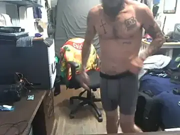 Stripchat Sex Cam of CloudDadddyyy