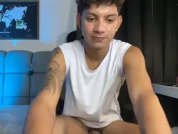 Stripchat Live Sex Cam of Soydaniel_naughty