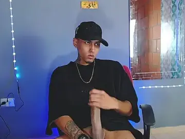 Stripchat Live Sex Cam of Liam_lee
